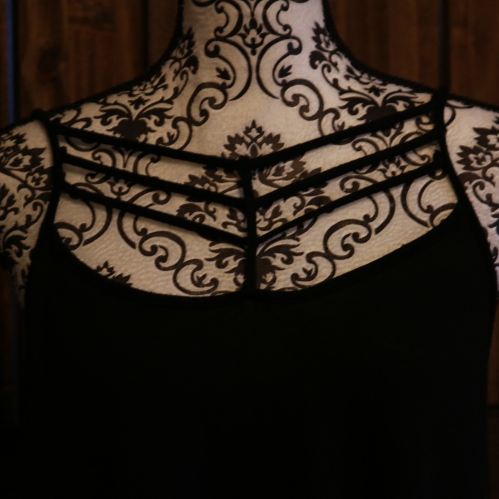 Dress - Picture 2 of 3